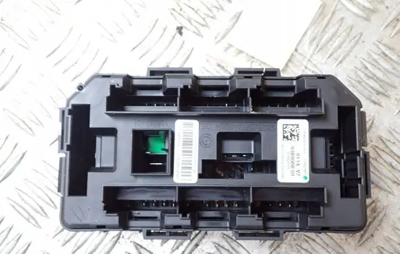BMW 1 F20 F21 Fuse box set 9389068 19549000001 01042019