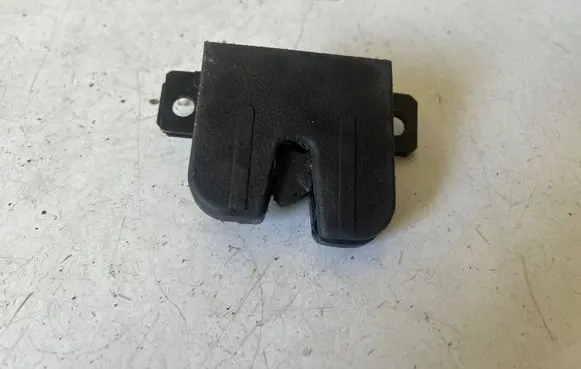 Volkswagen Golf IV Tailgate/trunk/boot lock/catch/latch 1J9827505