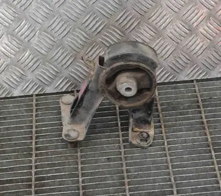 Toyota Auris E180 Engine mount bracket