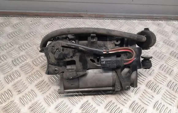 Mercedes-Benz CLS C218 X218 Air suspension compressor/pump A2123200104