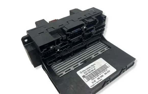 Mercedes-Benz C W203 Fuse module 2035451701 5DK00848540