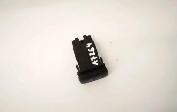 Toyota Avensis Verso Seat heating switch 146936