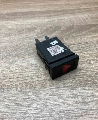 Volkswagen PASSAT B5 Hazard light switch 3B0953235B
