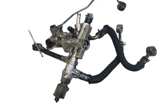 Mazda 6 Fuel distributor 