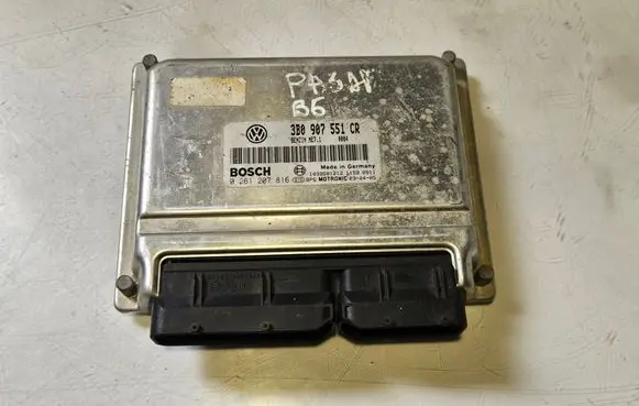 Volkswagen PASSAT B5.5 Engine control unit/module 3B0907551CR 0261207816