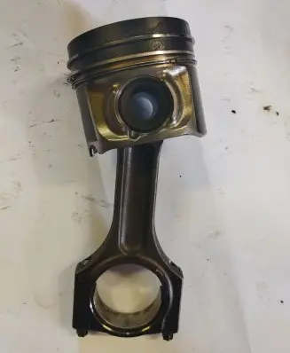BMW 5 F10 F11 Piston with connecting rod