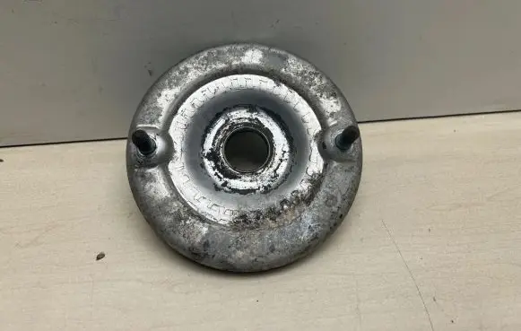 Volkswagen PASSAT B5.5 Coil spring mount 8D0412109