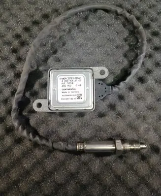 Mercedes-Benz C W205 Lambda probe sensor A0009059703