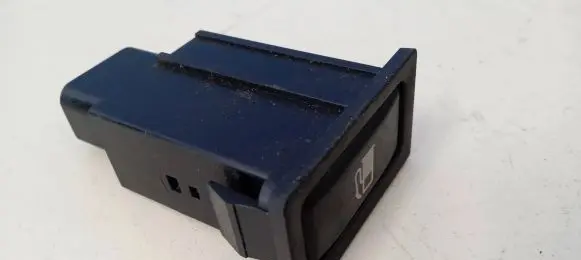 Toyota Avensis T250 Fuel tank opening switch 156795