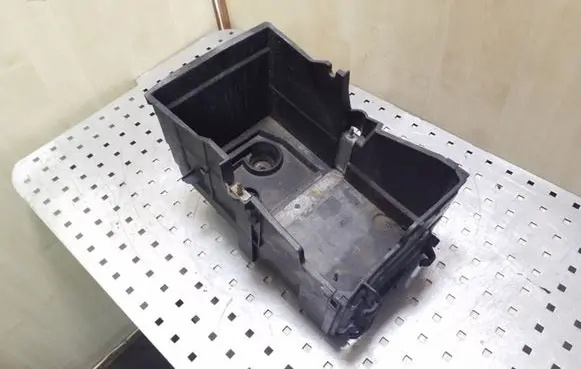Battery box tray