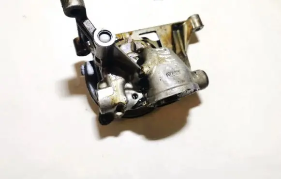 Audi A4 S4 B5 8D Oil pump 078115105 670815611