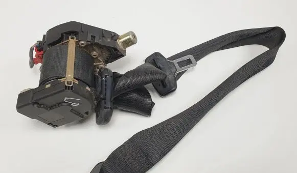 Smart ForTwo I Front seatbelt 0000861V025