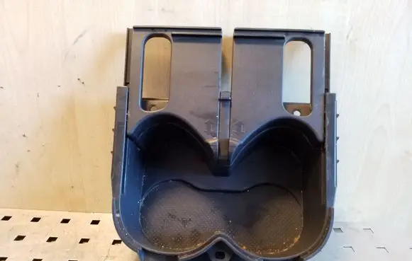 Cup holder front