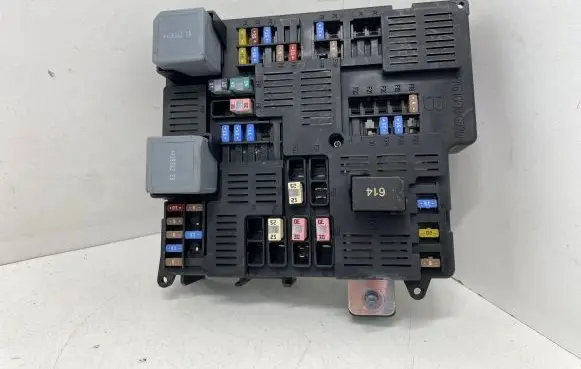 Volvo XC90 Fuse module 32212298
