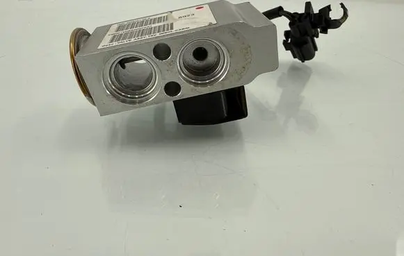 Tesla Model S Air conditioning (A/C) expansion valve 600848100A 8023 VHES20QFKK1