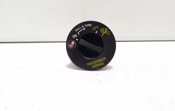 Passenger airbag on/off switch