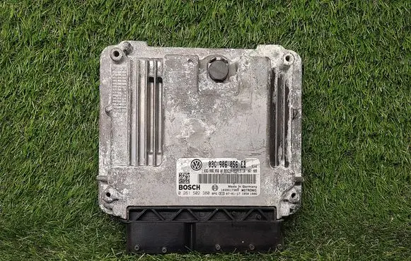 Skoda Octavia Mk2 (1Z) Engine control unit/module ECU 03C906056EB 03C906056AK 0261S02380