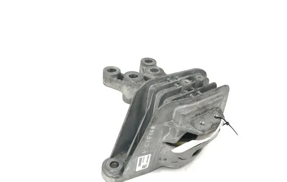 Chrysler Pacifica Engine mount bracket P68224746AD