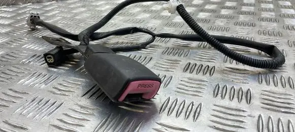Toyota Corolla Verso AR10 Front seatbelt buckle