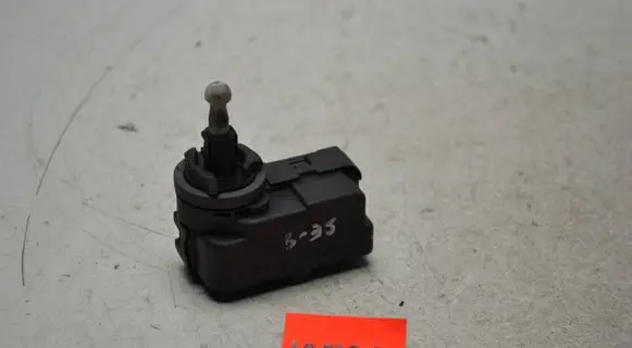 Seat Altea Headlight level adjustment motor 5P0941295