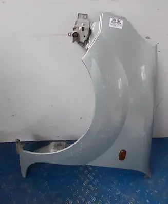Nissan Kubistar Fender