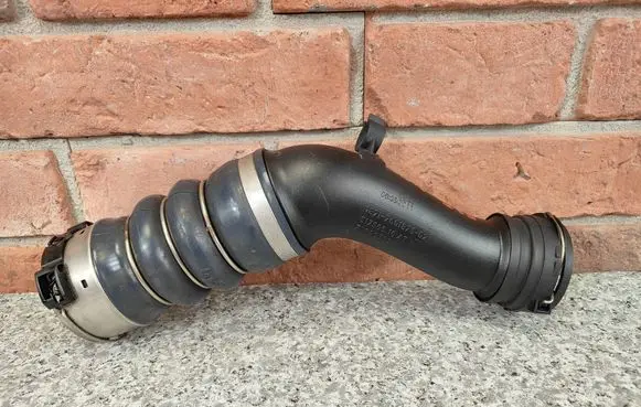 BMW X3 F25 Intercooler hose/pipe 7601875