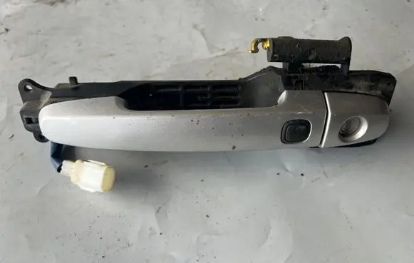 Toyota Prius (NHW20) Front door exterior handle 