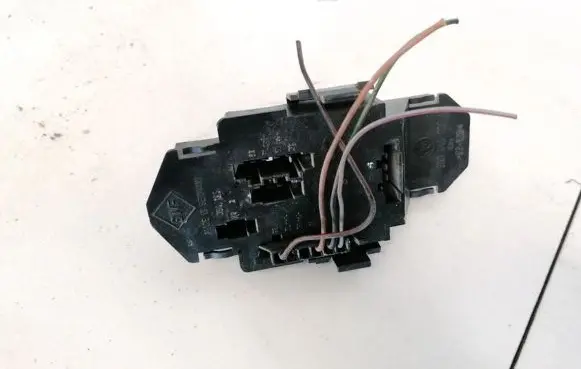 Volkswagen PASSAT B4 Tail light bulb cover holder 3A9945257