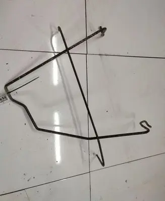 Fuel tank mounting bracket