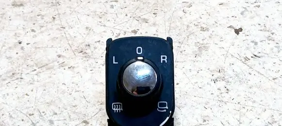 Volkswagen Touareg I Wing mirror switch 7L6959565L