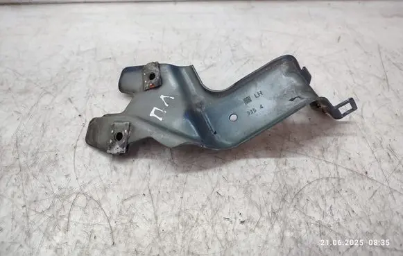 Opel Insignia A Fender mounting bracket