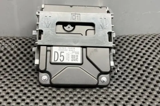 Windshield/windscreen camera