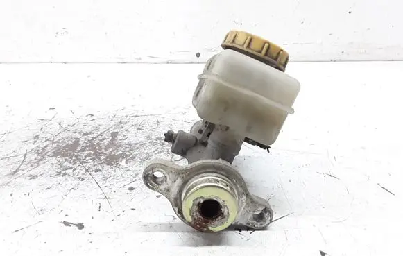 Subaru Legacy Master brake cylinder