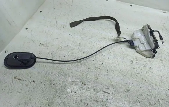 Renault Megane II Front door lock
