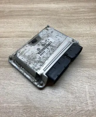 Seat Leon (1M) Engine control unit/module ECU 038906012BS 0281010228