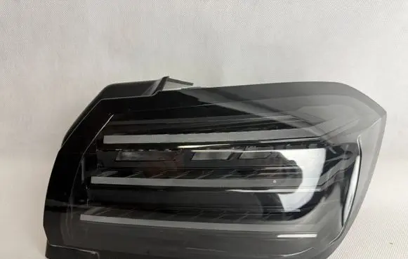 Peugeot 208 II Rear/tail lights 9865943880