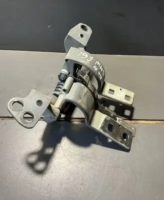 BMW 5 E60 E61 Tailgate/trunk/boot hinge 7061384