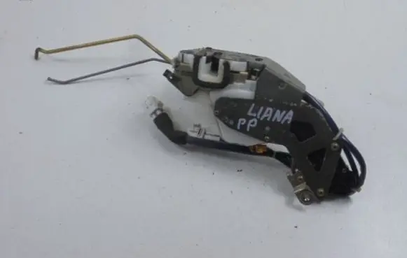 Suzuki Liana Front door lock