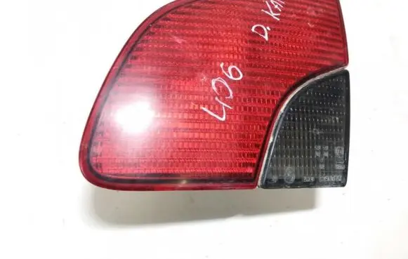 Peugeot 406 Tailgate rear/tail lights