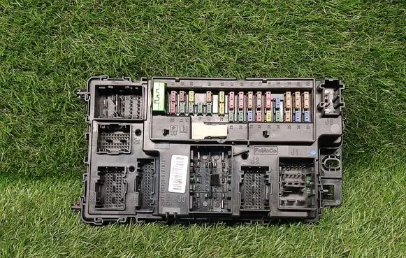 Ford Fusion II Power management control unit DG9T15604CL A2C732891200