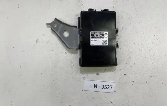 Toyota Avensis T270 Other control units/modules 8969005040