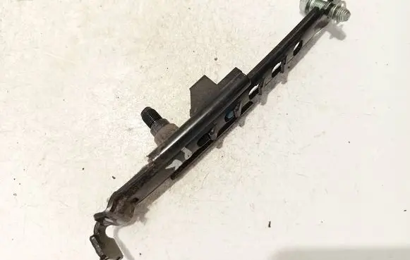 Toyota Avensis T250 Seat belt adjustment rail 