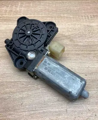 Mercedes-Benz C W203 Rear door window regulator motor A2038202942 A2037300946