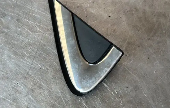 Renault Kadjar Fender end trim 638755657R