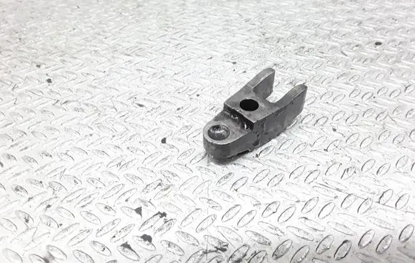 Mercedes-Benz E W210 Fuel Injector clamp holder