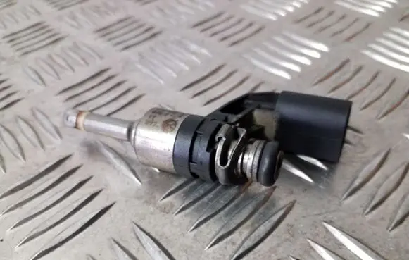 Audi A3 S3 A3 Sportback 8P Fuel injector 03C906036F