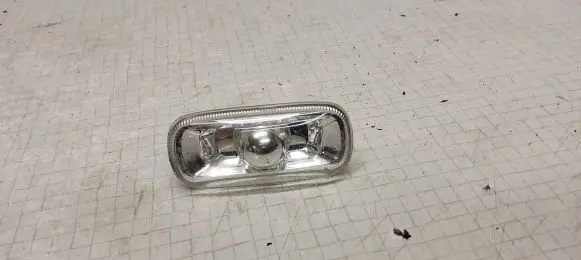 Audi A4 S4 B6 8E 8H Front fender indicator light 8E0949127
