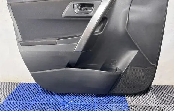 Toyota Auris E180 Front door card panel trim