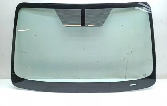 Nissan Navara D23 Front windscreen/windshield window 