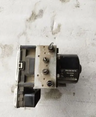 Volkswagen Touareg II ABS Pump 7P0907379E